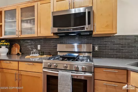 Kitchen - 2159 W 29th Ave # 7, Anchorage, AK 99517 photo 4 of 5