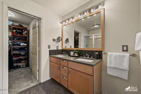 Bath - 2159 W 29th Ave # 7, Anchorage, AK 99517 photo 3 of 5