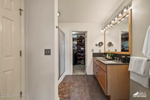 Bath - 2159 W 29th Ave # 7, Anchorage, AK 99517 photo 2 of 5