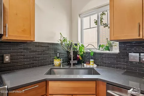 Kitchen - 2159 W 29th Ave # 7, Anchorage, AK 99517 photo 5 of 5