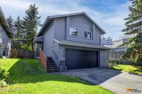 1989 Commodore Dr, Anchorage, AK 99507