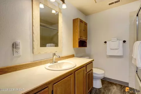 Bath - 1989 Commodore Dr, Anchorage, AK 99507 photo 2 of 2