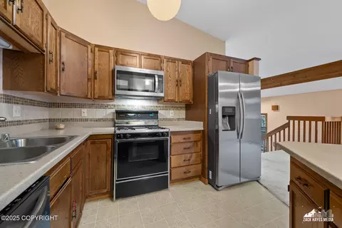 7333 Foxridge Cir # P-2, Anchorage, AK 99518