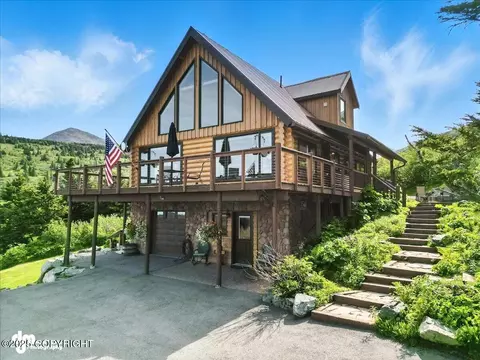 9321 Honey Bear Ln, Anchorage, AK 99516