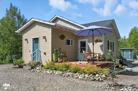 13701 W Klondike Dr, Big Lake, AK 99652