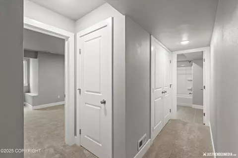 Entry Way - 20218 Eagles Nest Ct, Eagle River, AK 99577 photo 3 of 4