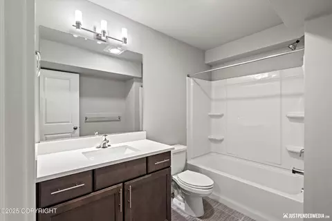 Bath - 20218 Eagles Nest Ct, Eagle River, AK 99577 photo 2 of 6