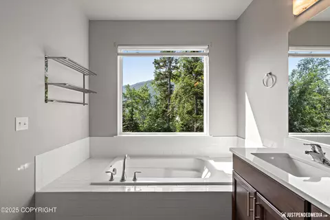 Bath - 20218 Eagles Nest Ct, Eagle River, AK 99577 photo 5 of 6