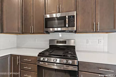 Kitchen - 20218 Eagles Nest Ct, Eagle River, AK 99577 photo 3 of 4