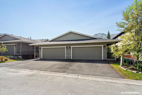 20218 Eagles Nest Ct, Eagle River, AK 99577