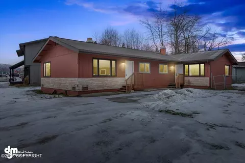 5408 Camelot Dr, Anchorage, AK 99508