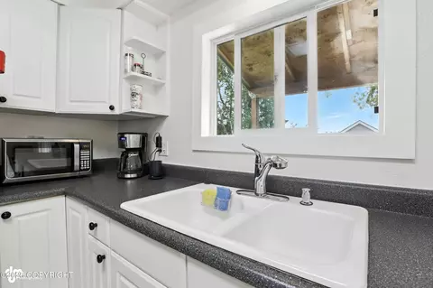 Kitchen - 11524 Lower Sunny Cir, Eagle River, AK 99577 photo 3 of 4