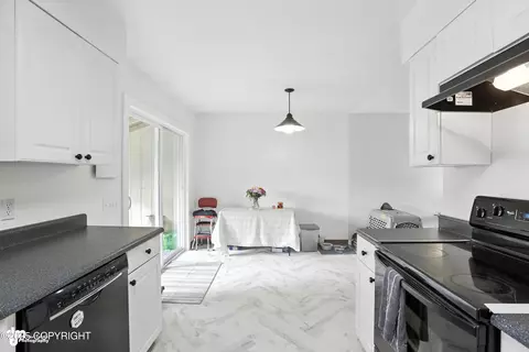 Kitchen - 11524 Lower Sunny Cir, Eagle River, AK 99577 photo 2 of 4