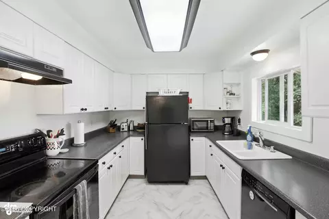 Kitchen - 11524 Lower Sunny Cir, Eagle River, AK 99577 photo 1 of 4