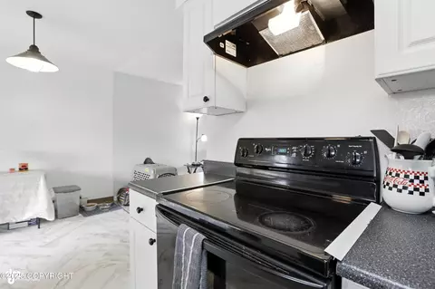 Kitchen - 11524 Lower Sunny Cir, Eagle River, AK 99577 photo 4 of 4