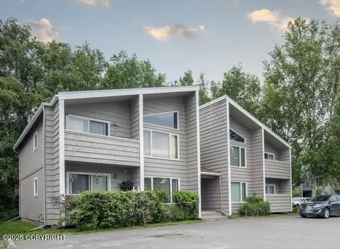 7210 Bearfoot Dr, Anchorage, AK 99502