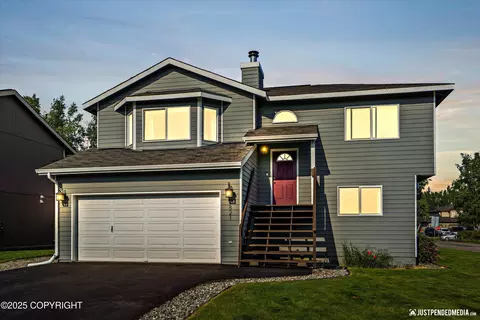 7821 Charlotte Cir, Anchorage, AK 99502