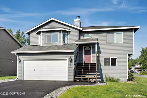 7821 Charlotte Cir, Anchorage, AK 99502