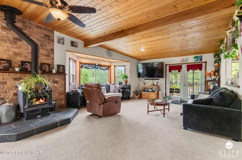 836 S Freeman Way, Big Lake, AK 99652