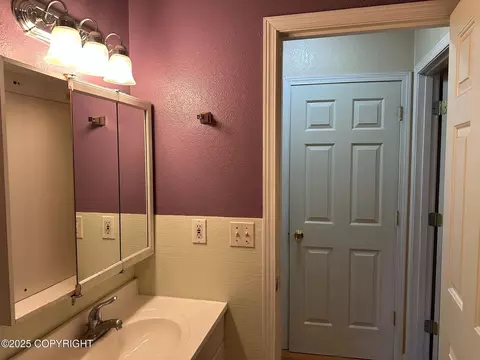 Bath - 321 Eagle Run Loop, Seldovia, AK 99663 photo 6 of 7