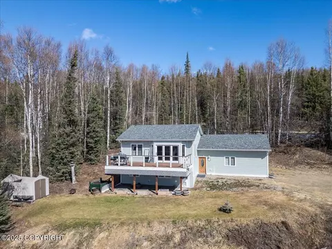 1645 Black Sand Rd, Fairbanks, AK 99712