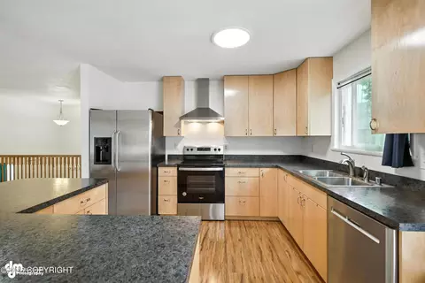 10249 Chickaloon St, Eagle River, AK 99577 photo 18