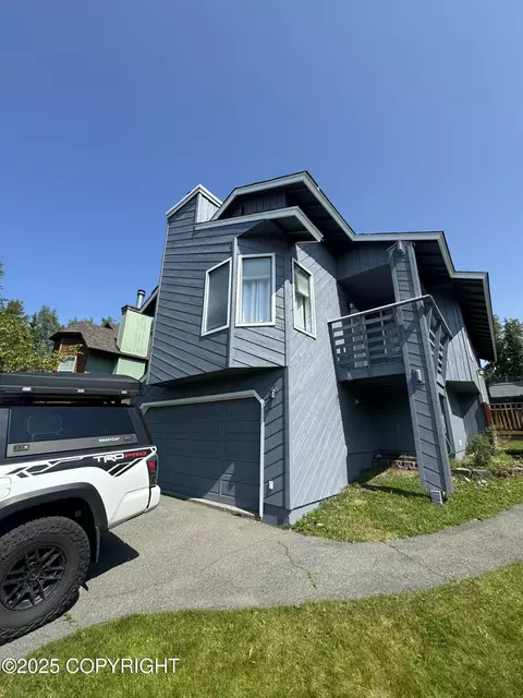 7511 Solarset Cir, Anchorage, AK 99507