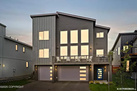 7864 Crane Cir, Anchorage, AK 99502