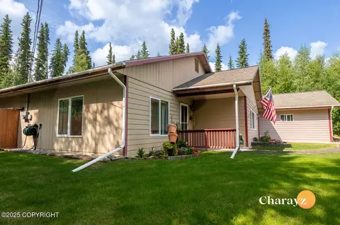 1940 Christine Dr, North Pole, AK 99705