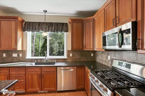 17718 Shasta Cir, Eagle River, AK 99577 photo 13