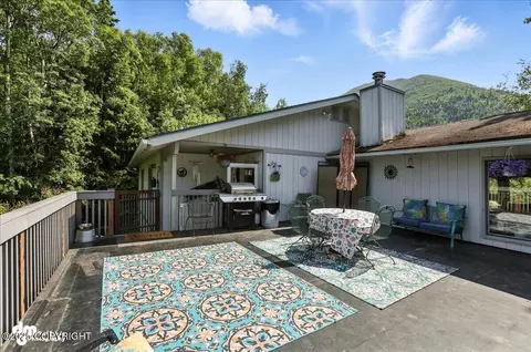 19360 Chugach Park Dr, Chugiak, AK 99567