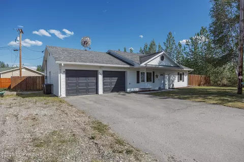 940 Shellinger St, North Pole, AK 99705