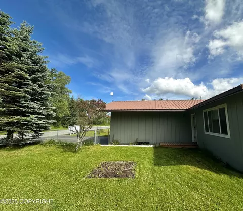 108 S Leibrock St, Soldotna, AK 99669