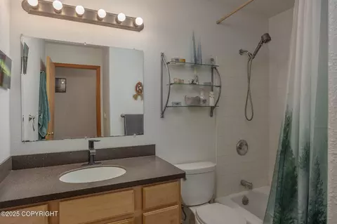 Bath - 2578 Kalispell Loop, North Pole, AK 99705 photo 2 of 2