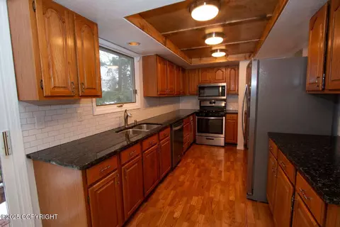 9636 Nulato Cir, Eagle River, AK 99577 photo 6
