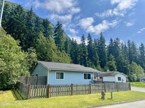 4478 Kanata Deyi St, Juneau, AK 99801