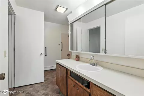 Bath - 1210 E 16th Ave # 4, Anchorage, AK 99501 photo 4 of 5