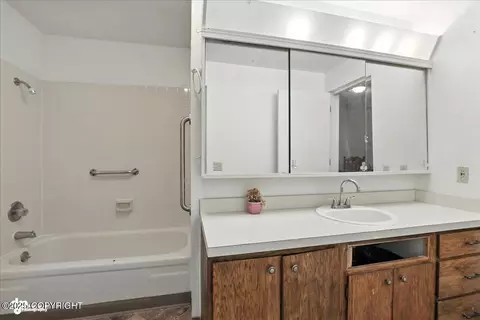 Bath - 1210 E 16th Ave # 4, Anchorage, AK 99501 photo 5 of 5