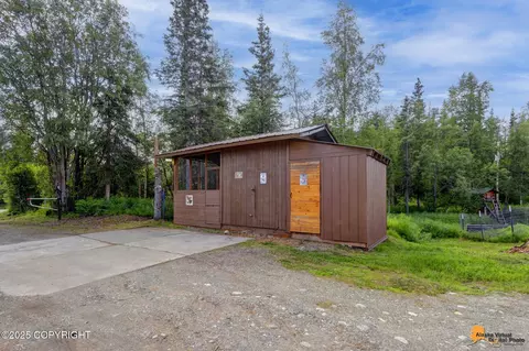 12861 W Willow Fishhook Rd, Willow, AK 99688 photo 11