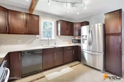 Kitchen - 3306 E 19th Ct, Anchorage, AK 99508 photo 4 of 5