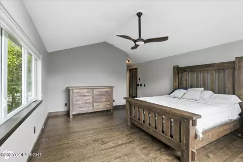 Bedroom - 27628 Paramount Dr, Eagle River, AK 99577 photo 3 of 7