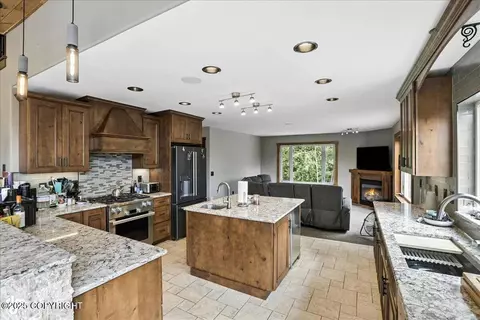 Kitchen - 27628 Paramount Dr, Eagle River, AK 99577 photo 1 of 7
