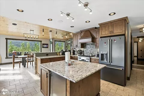 Kitchen - 27628 Paramount Dr, Eagle River, AK 99577 photo 6 of 7