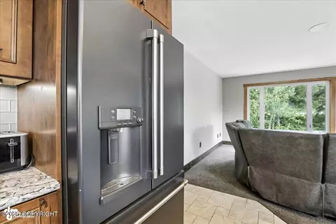 Kitchen - 27628 Paramount Dr, Eagle River, AK 99577 photo 4 of 7