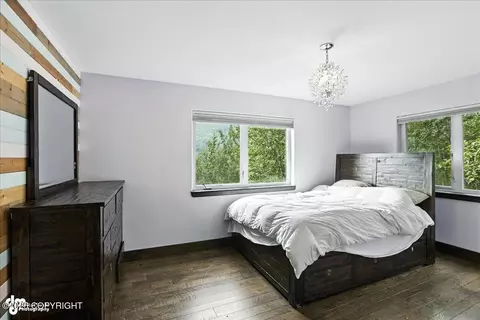 Bedroom - 27628 Paramount Dr, Eagle River, AK 99577 photo 5 of 7