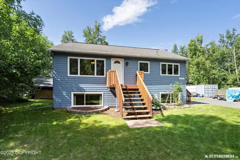 19370 Lupin St, Chugiak, AK 99567