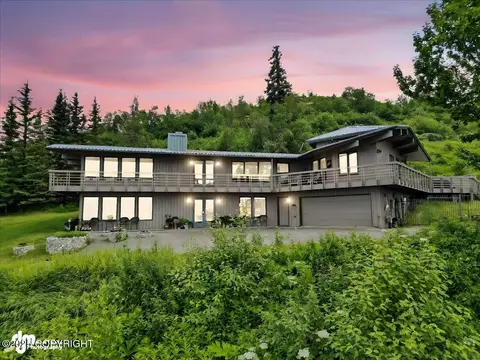 12799 Ginami St, Anchorage, AK 99516