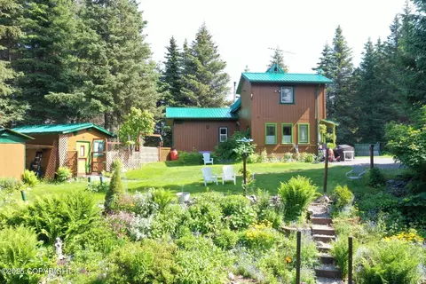 1630 Garden Park Dr, Homer, AK 99603