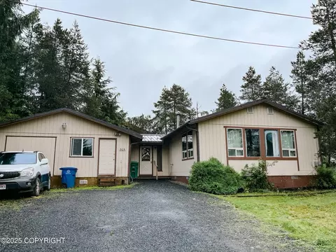 505 Unimak St, Petersburg, AK 99833