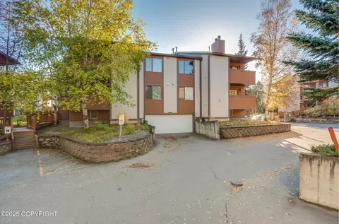 7232 Foxridge Cir #9-H, Anchorage, AK 99518